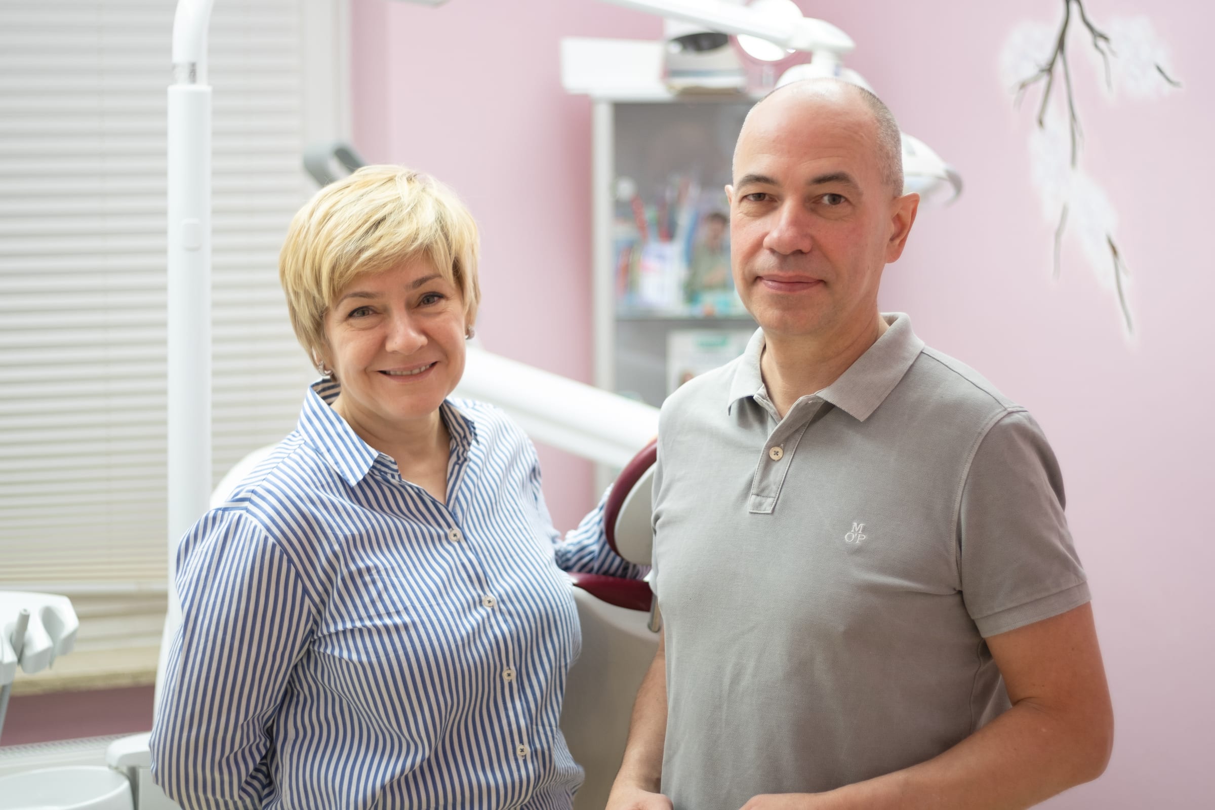 Eugen und Olga Fischer in der Zahnarztpraxis